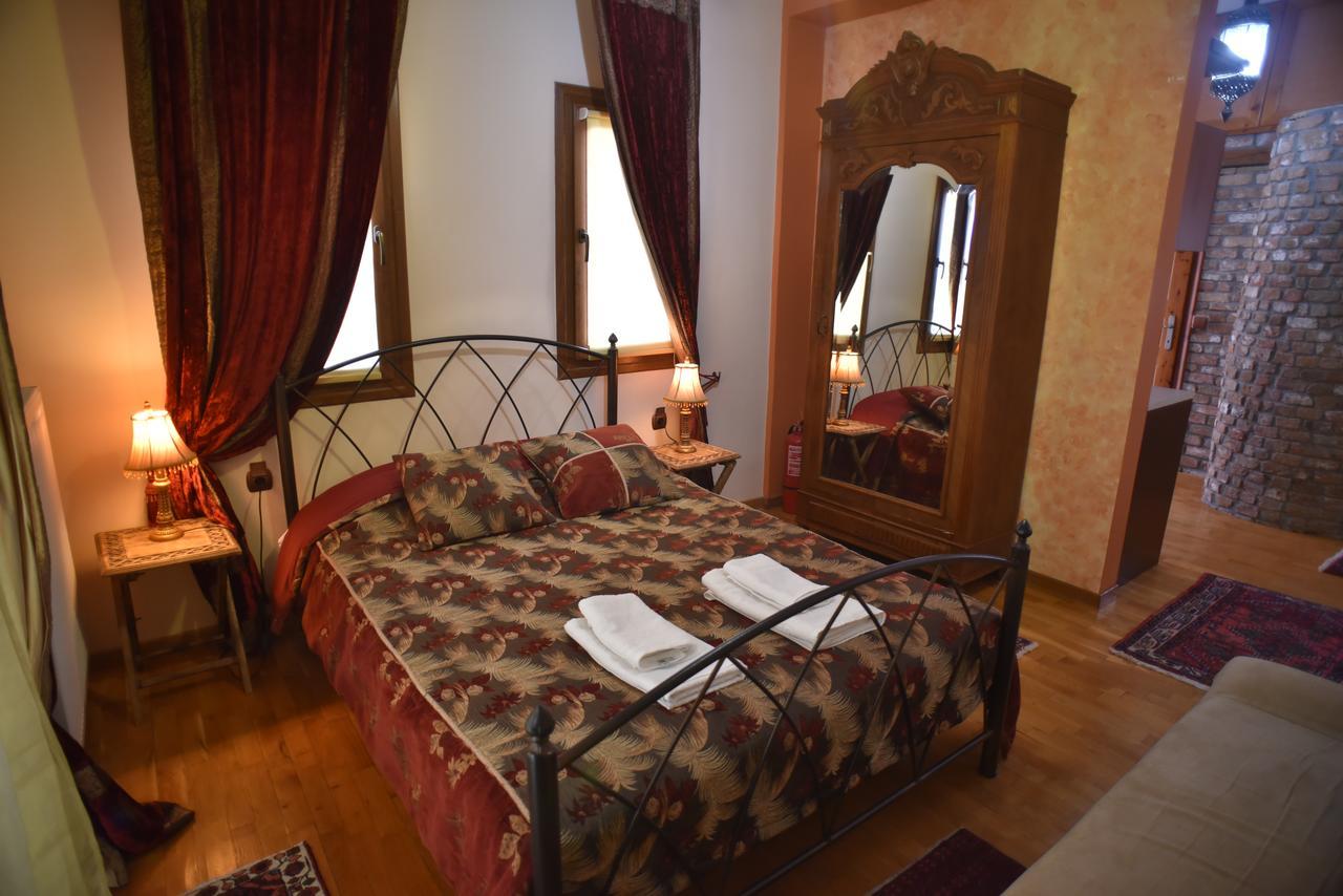 Santa Marina Guesthouse Káto Loutrákion Esterno foto
