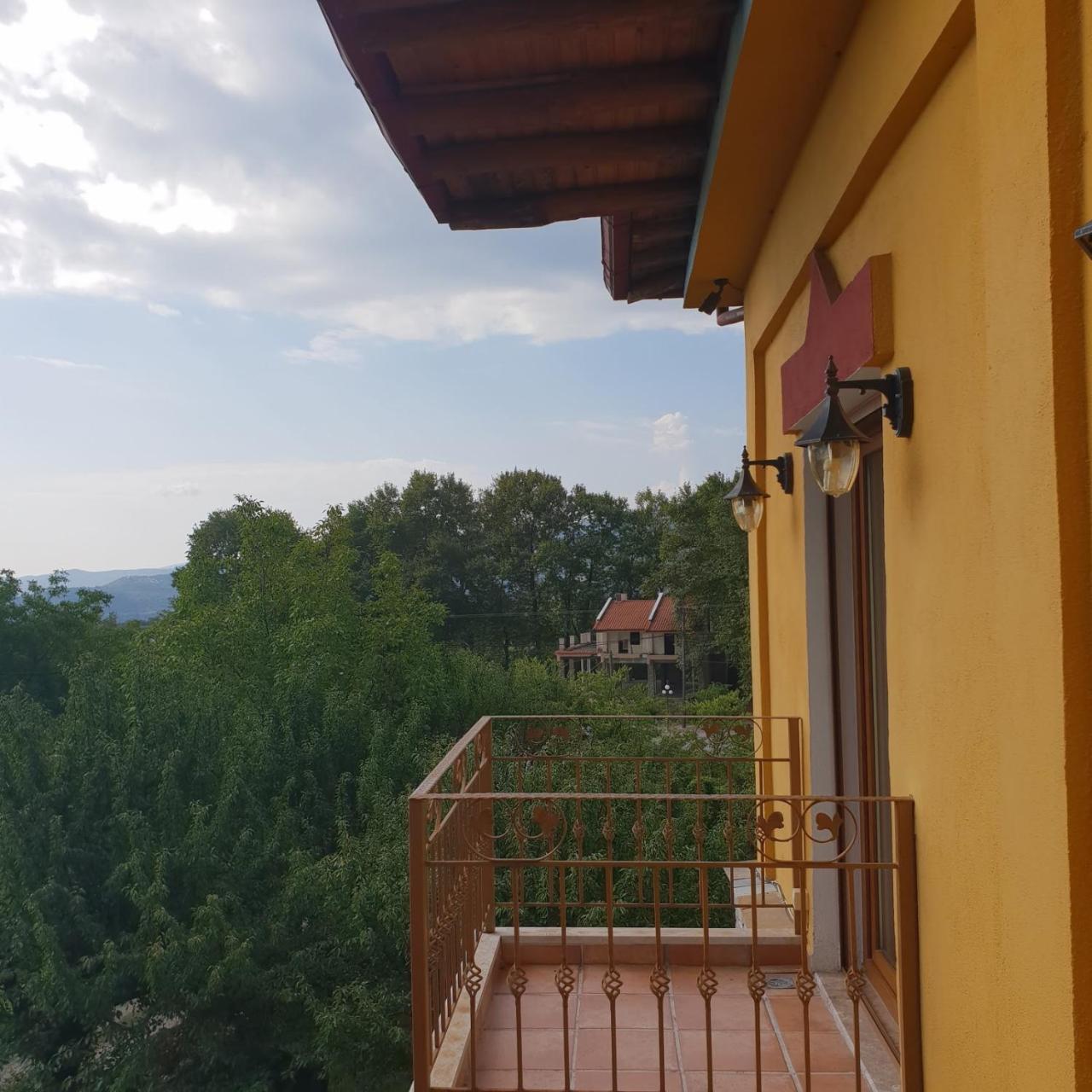 Santa Marina Guesthouse Káto Loutrákion Esterno foto