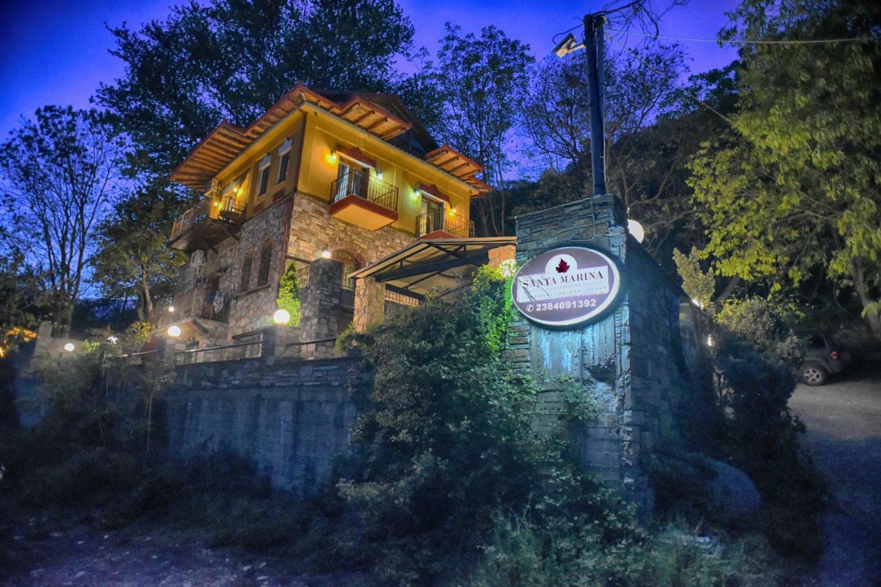 Santa Marina Guesthouse Káto Loutrákion Esterno foto