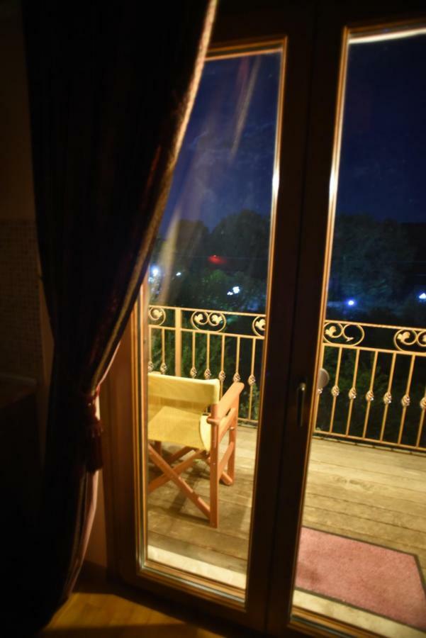 Santa Marina Guesthouse Káto Loutrákion Esterno foto