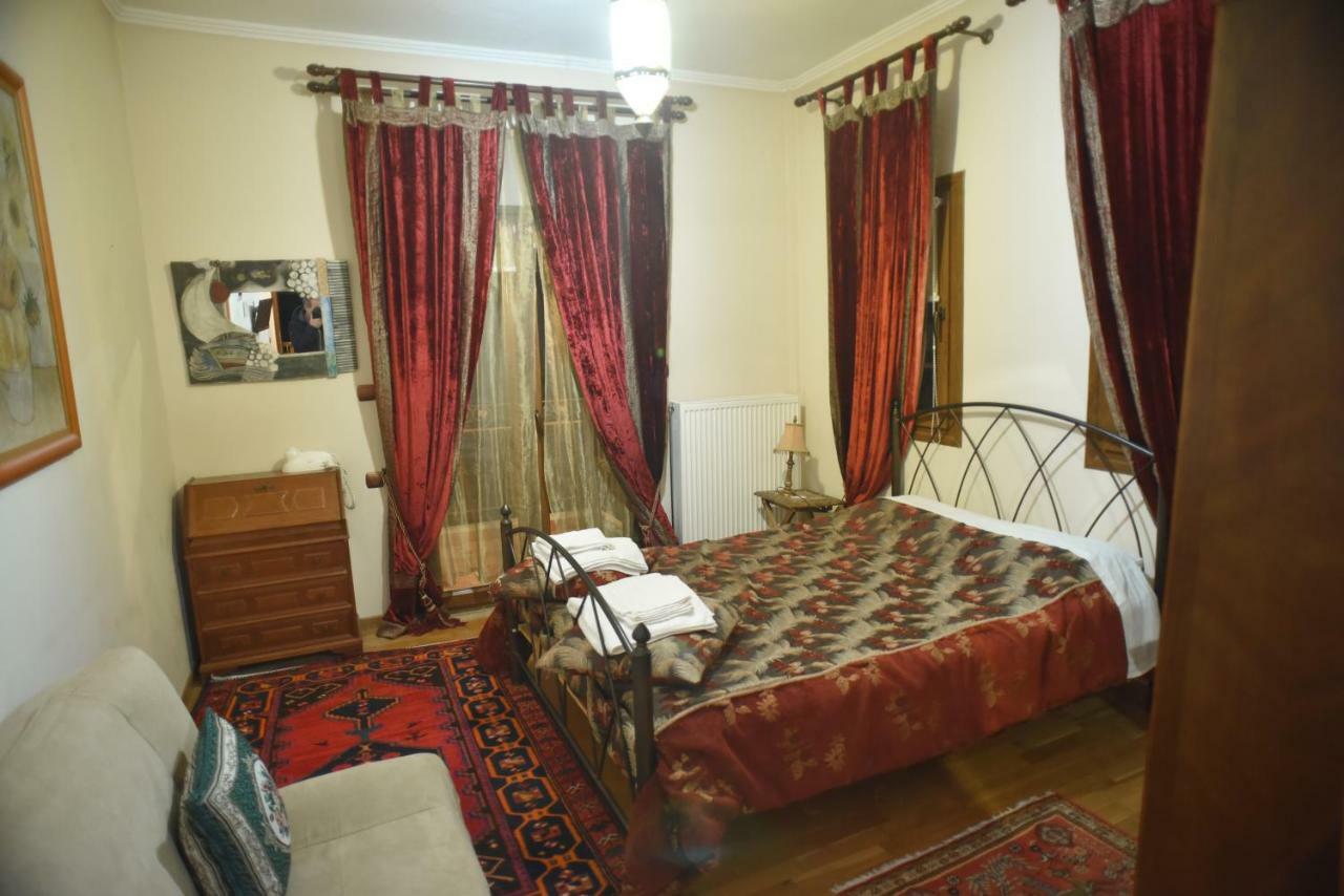 Santa Marina Guesthouse Káto Loutrákion Esterno foto