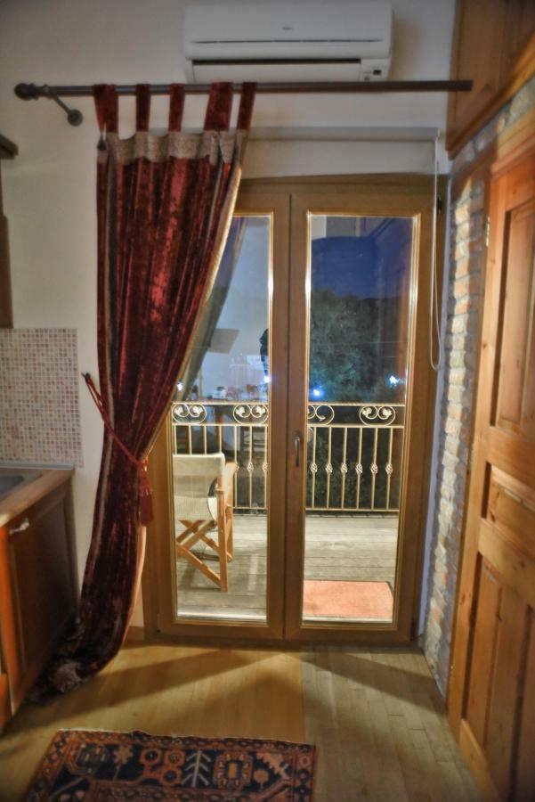 Santa Marina Guesthouse Káto Loutrákion Esterno foto