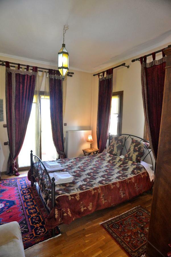 Santa Marina Guesthouse Káto Loutrákion Esterno foto