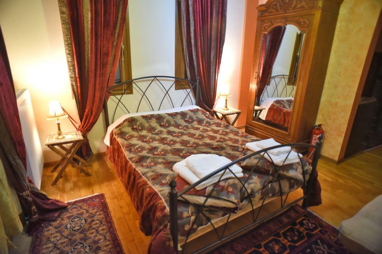 Santa Marina Guesthouse Káto Loutrákion Esterno foto